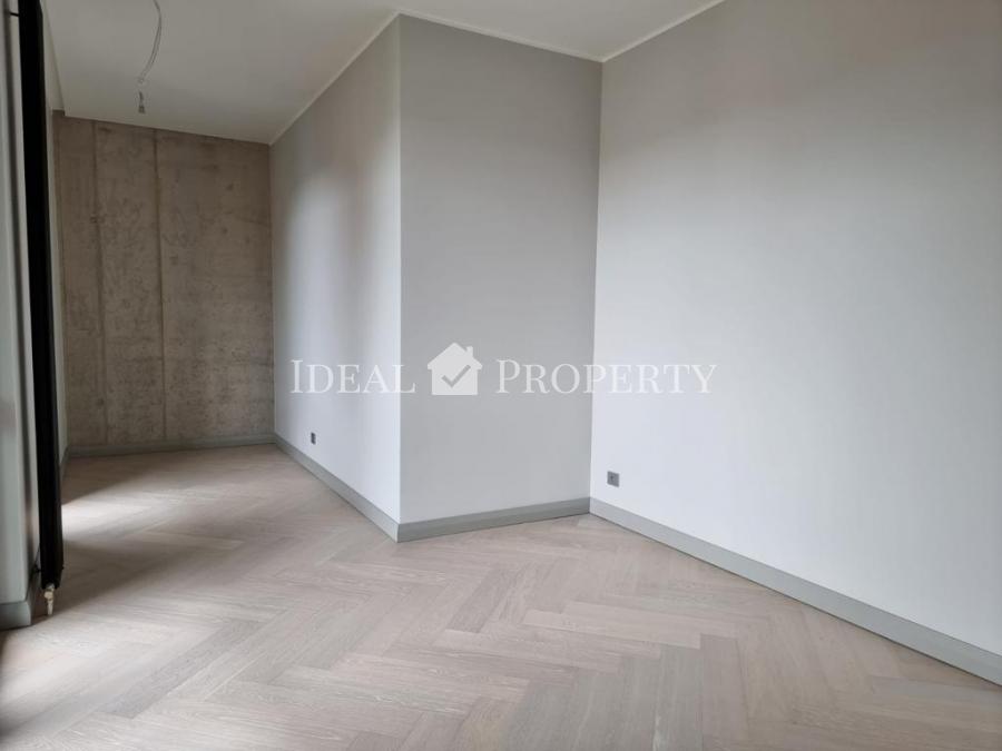 For sale 3-bedrooms apartment with full finishing in a new project in the center of Riga at Valdemara str.